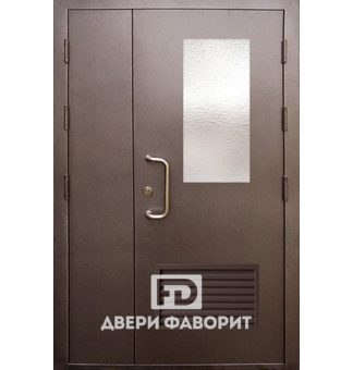 двустворчатая дверь в котельную со стеклом, решеткой для вентиляции и ручкой скобой
