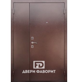 дверь для подъезда отделана коричневым цинкогрунтом