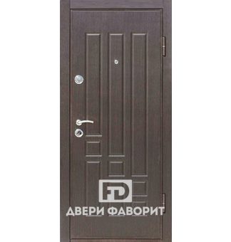 Недорогая одностворчатая дверь входная с отделкой из МДФ