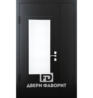 Недорогая дверь с боковой вставкой и стеклопакетом