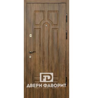 дверь из металла с мдф, укомплектована тремя петлями