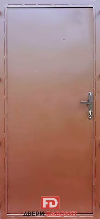 дверь в загородный дом с цинкогрунтом кирпичного цвета, вид внутри