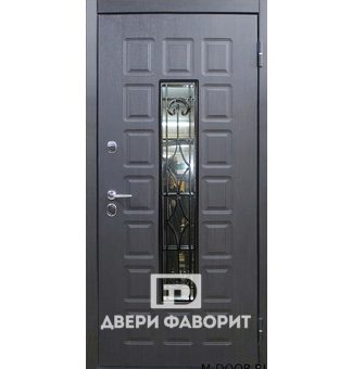дверь стальная в загородный дом с ковкой и стеклом