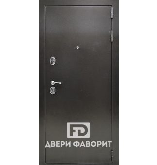 дверь металлическая на улицу с шумоизоляцией усилена тремя петлями