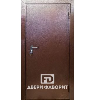металлическая уличная дверь с двух сторон покрыта цинкогрунтом коричневого цвета