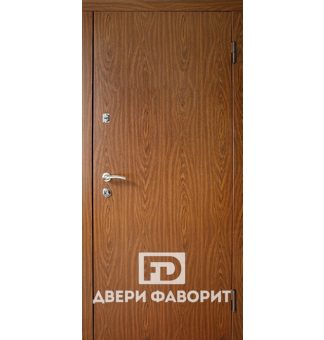 Недорогая дверь с МДФ